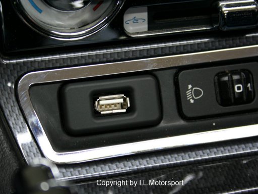 MX-5 USB Adapterstecker / Blindstecker I.L.Motorsport