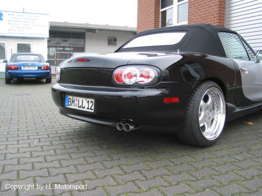 MX-5 Achterbumper Speed 02 Midden Uitgang