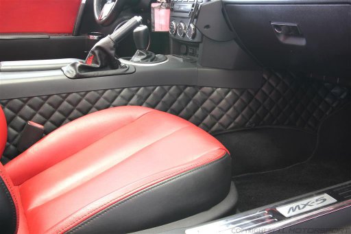 MX-5 Quilted Transmission Tunnel Trim Set