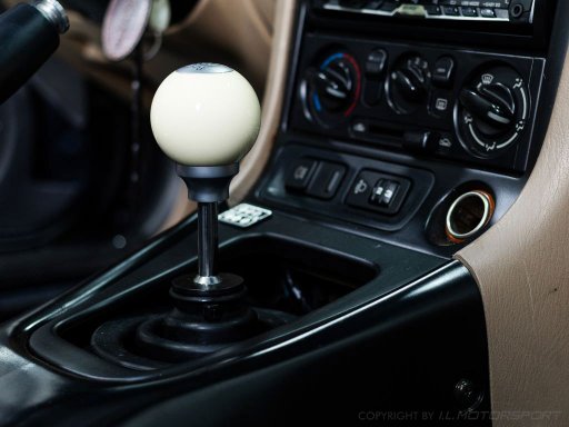 MX-5 shift knob snooker white anodized 6 speed