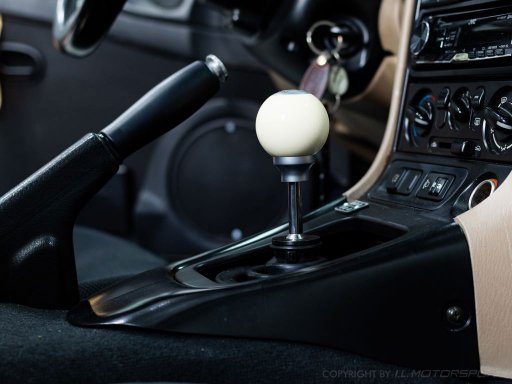 MX-5 shift knob snooker white anodized 6 speed