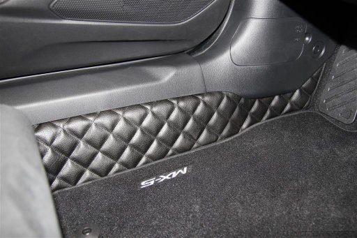MX-5 Quilted Footwell Trim Door Sill Set