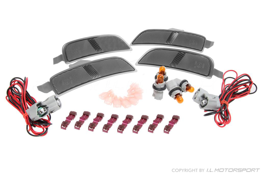 thumbnail image 2 of Clear Front Sidelight / Parking Light Bulbs For Mazda MX-5 MK2 (1999-2004) 2 of 3