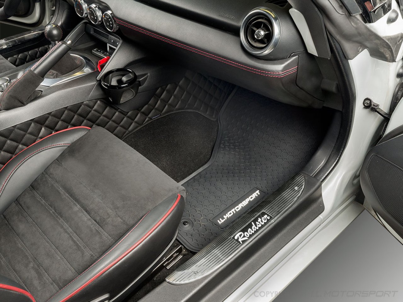 AD Tuning FM14001 pasvorm rubberen voetmatten (5-delig), zwart
